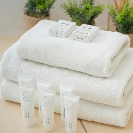 New Sunny 2 Bedroom With Parking And Air Conditioning By Renters * Breslau